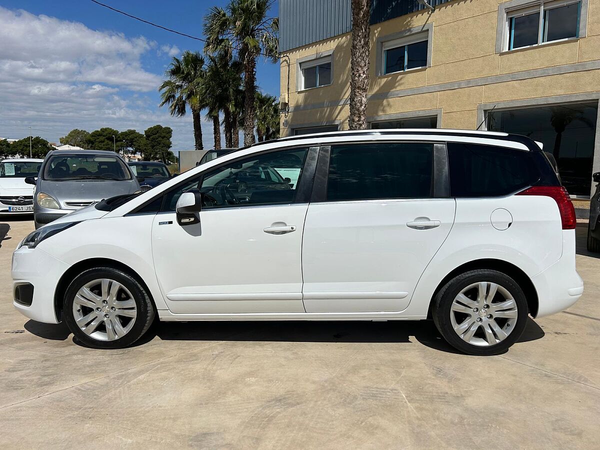 PEUGEOT 5008 STYLE 1.6 HDI AUTO SPANISH LHD IN SPAIN 91000 MILES 7 SEATS 2015
